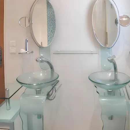 Villa Spacieuse Avec Piscine A Maximin